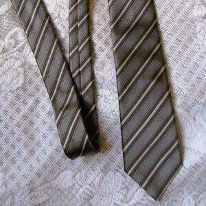 BRIONI Tie 3.2" x 60" Silver Diagonal Striped Silk Tie,made in Italy